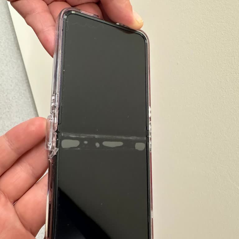 Samsung Z Flip 4 Ekran Koruyucu Sorunu Ve Garanti Süreci