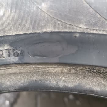 Yanlış Tarihli Ve Hasarlı Lastik Satışı