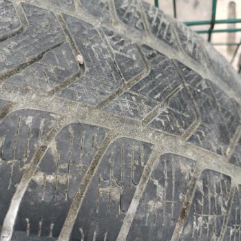 Yanlış Tarihli Ve Hasarlı Lastik Satışı