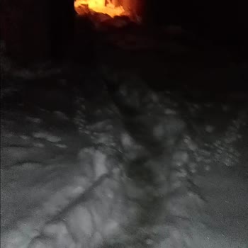 Erzincan'da Kar Altında Kalan Mahalleye Belediye İlgisizliği