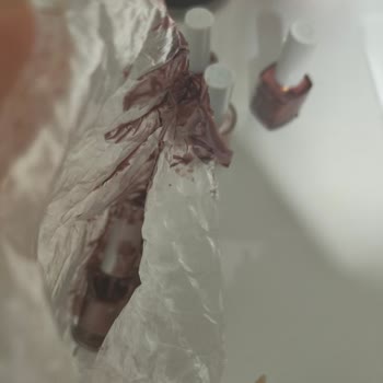 Kargoda Kırılan Ojelerle Hayal Kırıklığı