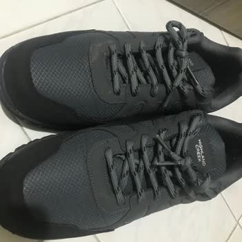 Su Geçirmez Denilen Ayakkabı Su Aldı!