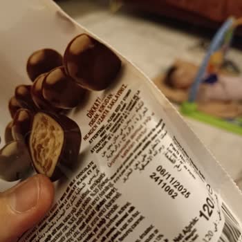 Çikolata Topundan Çıkan Kıl Şoku