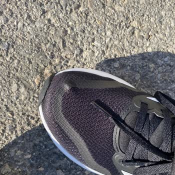 Kusurlu Ayakkabı Ve Yetersiz Müşteri Hizmetleri