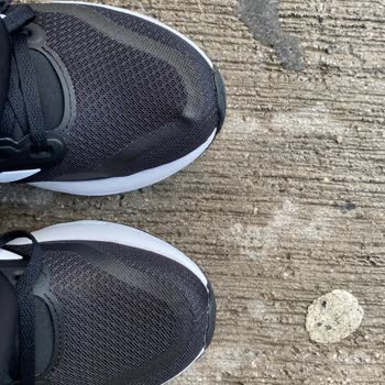 Kusurlu Ayakkabı Ve Yetersiz Müşteri Hizmetleri