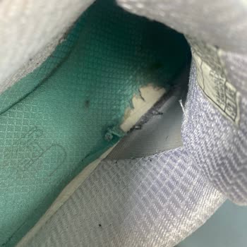 Skechers Ayakkabıda 6 Ayda Şaşırtıcı Aşınma