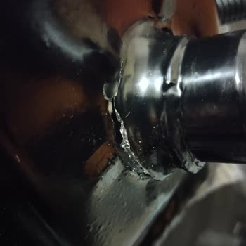 Dayanıksız Ofis Sandalyesi Ve İlgisiz Satıcı