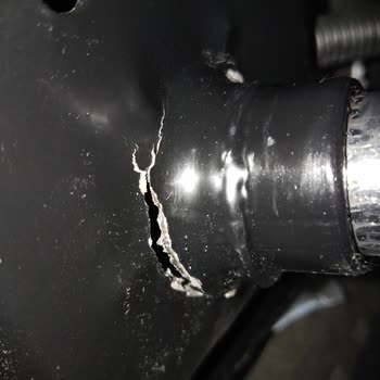 Dayanıksız Ofis Sandalyesi Ve İlgisiz Satıcı