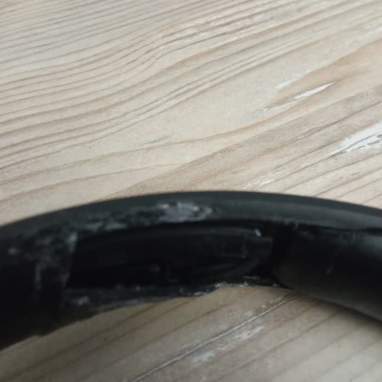 JBL Kulaklıkta Plastik Parça Sorunu