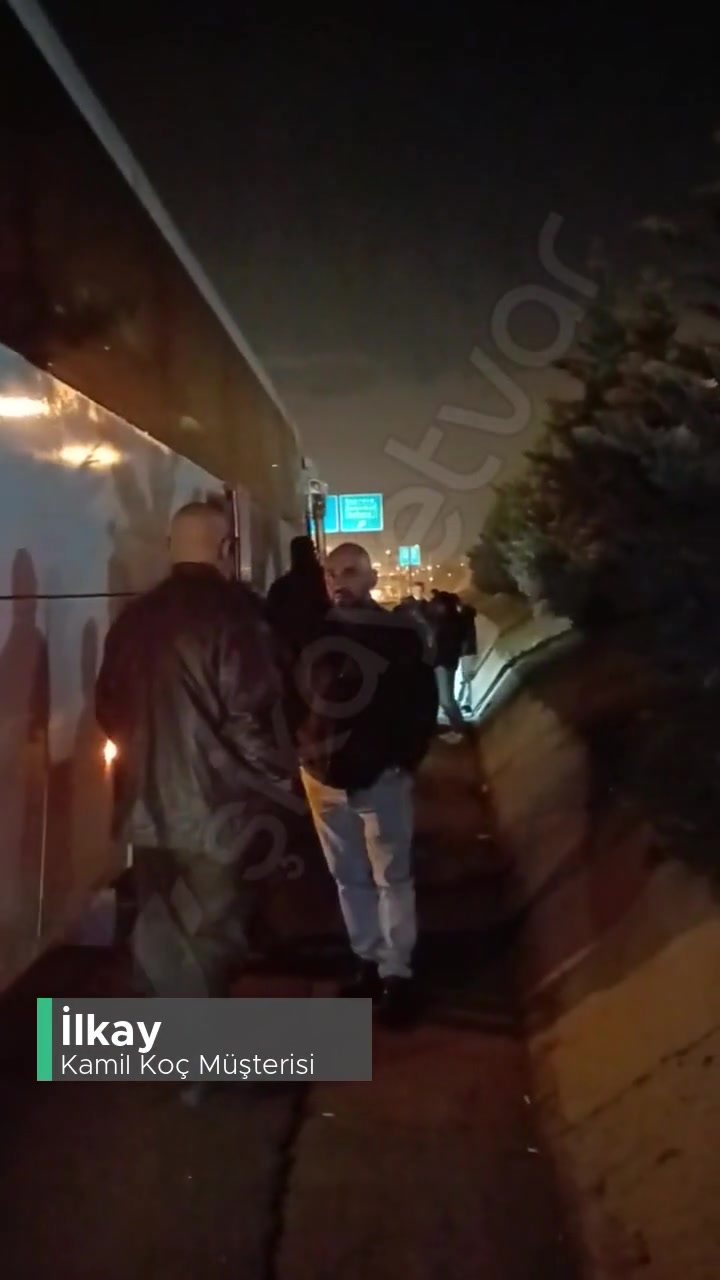 Bursa Kamil Koç Terminalden Hareket Eden 19.30 Aracı Yolda Kaldı! videonun kapak resmi