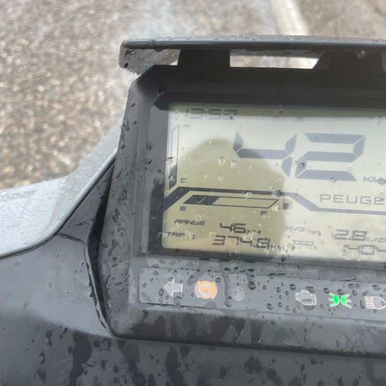 İsotlar Motor Peugeot Tweet 200 Gt Motorunda ABS Sorunu Ve Çözüm Eksikliği