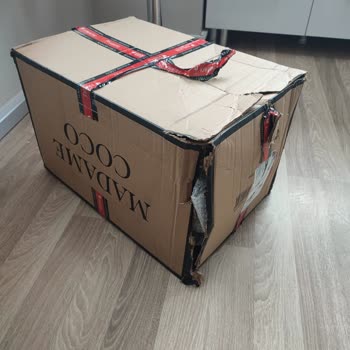 Özensiz Taşıma Ve Yırtık Koli Teslimatı
