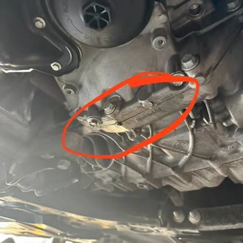 Renault Captur 2021 Leaked Oil From Engine After Warranty Expired at 45000 KM