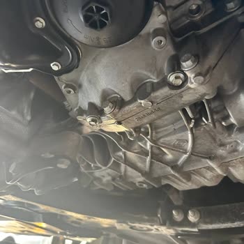Renault Captur 2021 Leaked Oil From Engine After Warranty Expired at 45000 KM