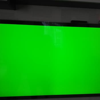 Samsung TV'de Erken Ekran Sorunu Ve Yüksek Tamir Ücreti Şoku