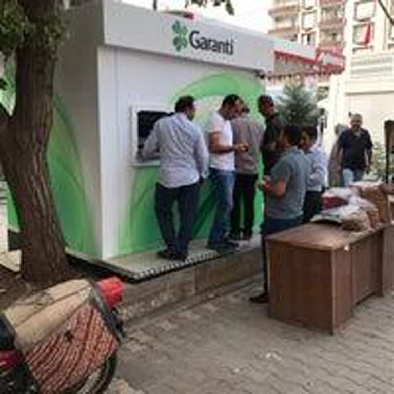 ATM'de Sıkışan Para Ve Müşteri Hizmetleri Sorunu