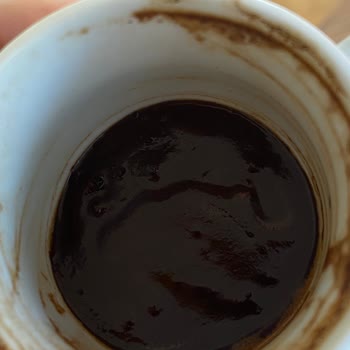 Kahve Paketinden Çıkan Plastik Parçacıklar