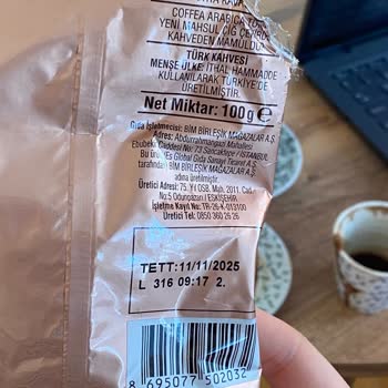 Kahve Paketinden Çıkan Plastik Parçacıklar