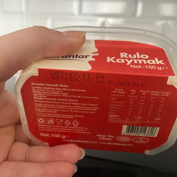 Taze Alınan Kaymak 1 Günde Küflendi