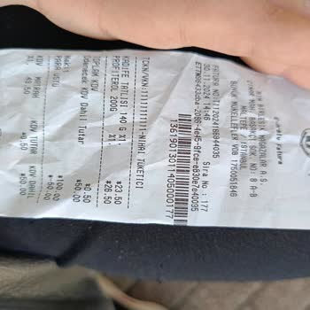 Kadife Tatlısının İçinden Çıkan Şaşırtıcı Madde