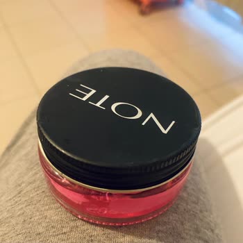 Kaş Sabitleyici Kullanımı Sonrası Ciddi Cilt Sorunları