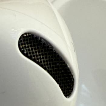Apple Airpods 4 ANC Ürünü Üzerindeki Belirsiz Kusurlar Hakkında Bilgi Talebi