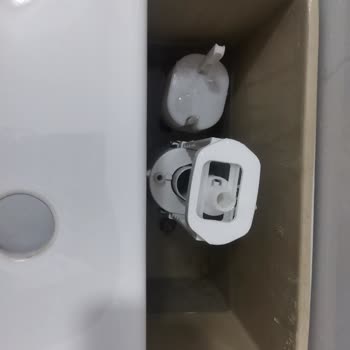 Paslanan Vidalarla Klozet Sorunu