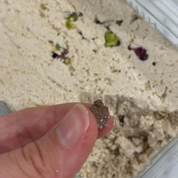 Antepfıstıklı Helvada Taş Şoku Diş Sağlığı Tehlikede