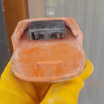 AEG Matkap Batarya Soketleri Hayal Kırıklığı Yarattı