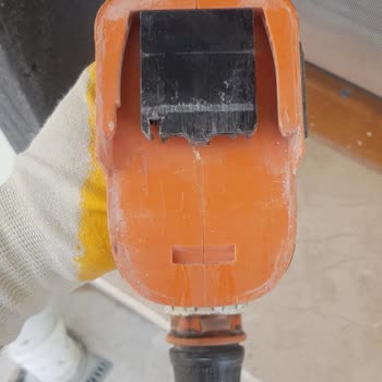 AEG Matkap Batarya Soketleri Hayal Kırıklığı Yarattı