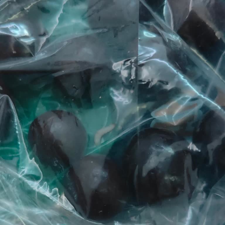 Çikolata Kaplı Draje İçinden Kurt Çıkması İle İlgili Sağlık Tehlikesi