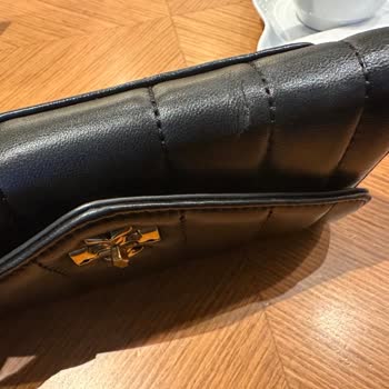 Tory Burch Cüzdanında Hayal Kırıklığı