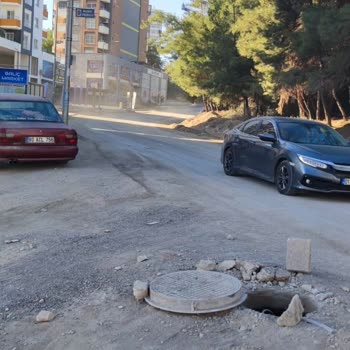 Gelincik Caddesi'nde Yol Çalışması Eksikliği