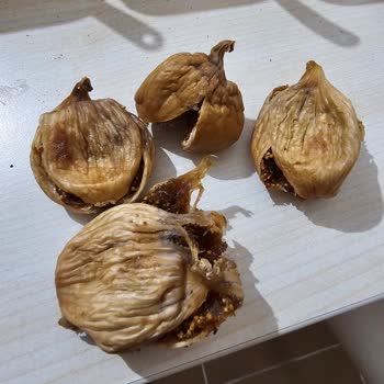 Kurtlu İncirler Ve Yetersiz Müşteri Hizmetleri