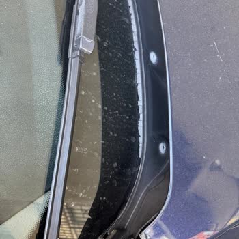 BMW F Serisi Araçlarda Kronik Ön Cam Fitili Sorunu