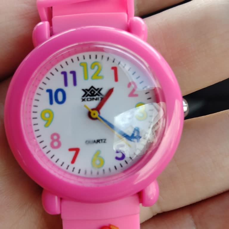 Çizik Saat Ve İlgisiz Müşteri Hizmeti