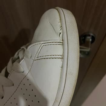 Adidas Ayakkabılarda Yırtılma Ve Şekil Bozukluğu Sorunu