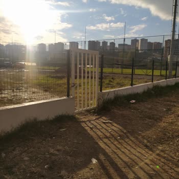 Karşıyaka Tesislerinde Tehlikeli Geçiş: Kapı Kapatma Kararı Yeniden Değerlendirilmeli