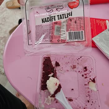 BİM Tatlısında Hijyen Sorunu