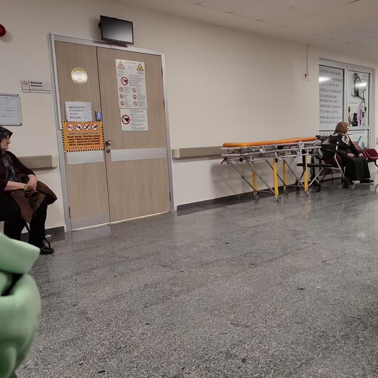 Hastanede Adam Kayırma Ve Bekletilme Sorunu