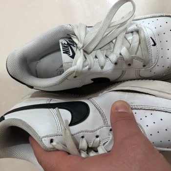 Aldığım Spor Ayakkabının Kenarları Açıldı Ve Mağaza Yardımcı Olmadı