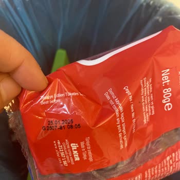 Ülker Krakerde Kurt Şikayeti