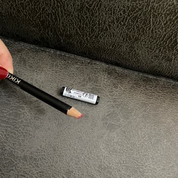 Kiko Dudak Kalemi Sürekli Kırılıyor