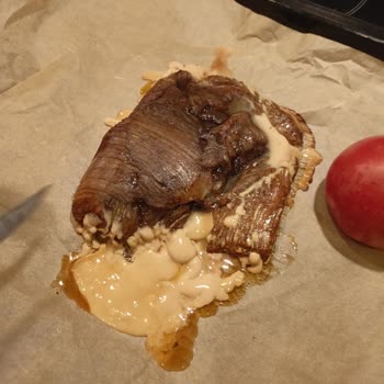 Fırında Hindi Antrikotun İçinden Çıkan Beyaz Madde Şaşkınlığı