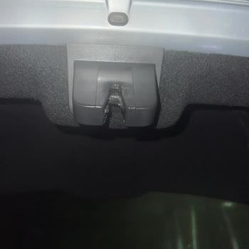 Skoda Octavia'da Çözülemeyen Kronik Ses Sorunları