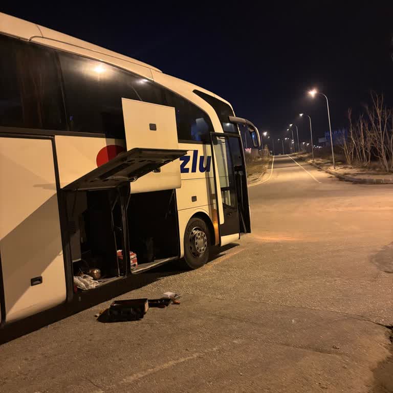 Yolda Kalan Otobüs Ve Çözüm Üretemeyen Ekip