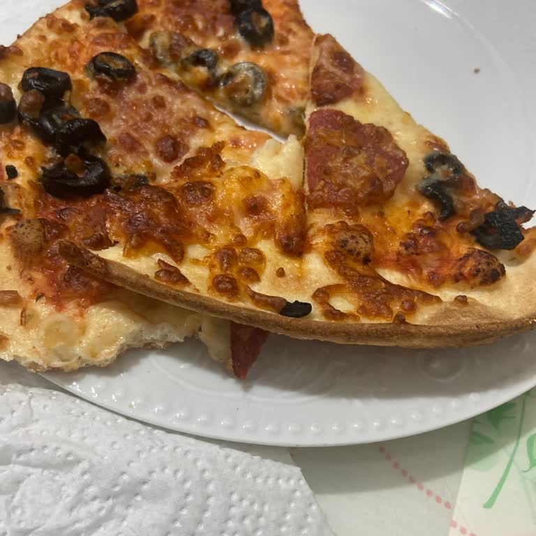 Soğuk Ve Küçük Pizzalarla Hayal Kırıklığı