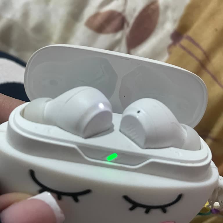 JBL Kulaklığın Sağ Tarafı Çalışmıyor Ve Şarj Olmuyor