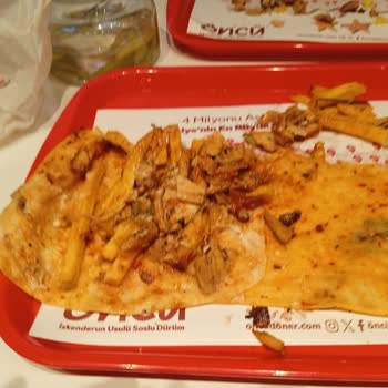 Öncü Döner Bayburt Şubesi'nde Hayal Kırıklığı: Bayat Ve Yanmış Ürünler