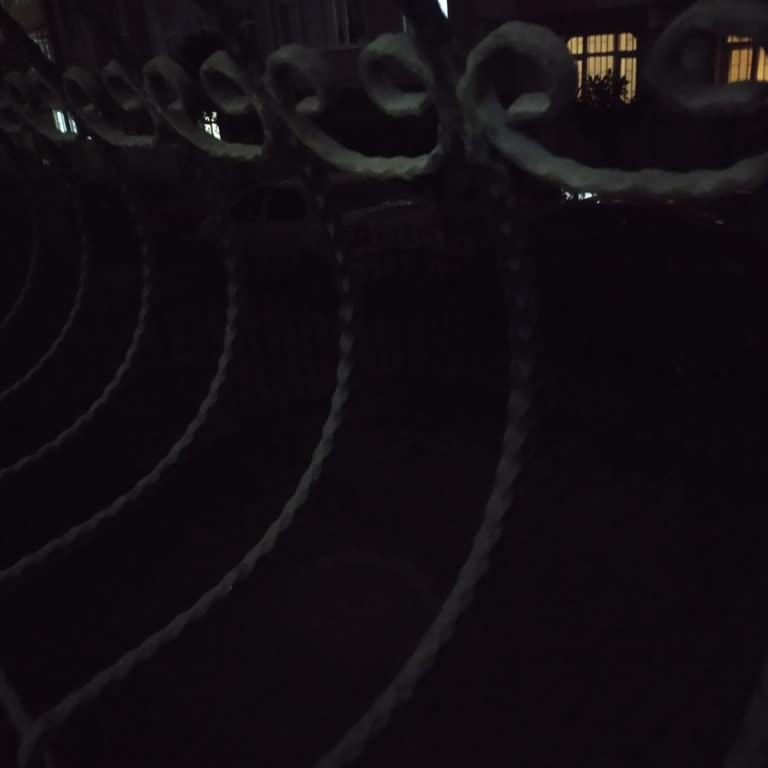 Sokak Aydınlatmalarının Acil Onarımı Gerekiyor